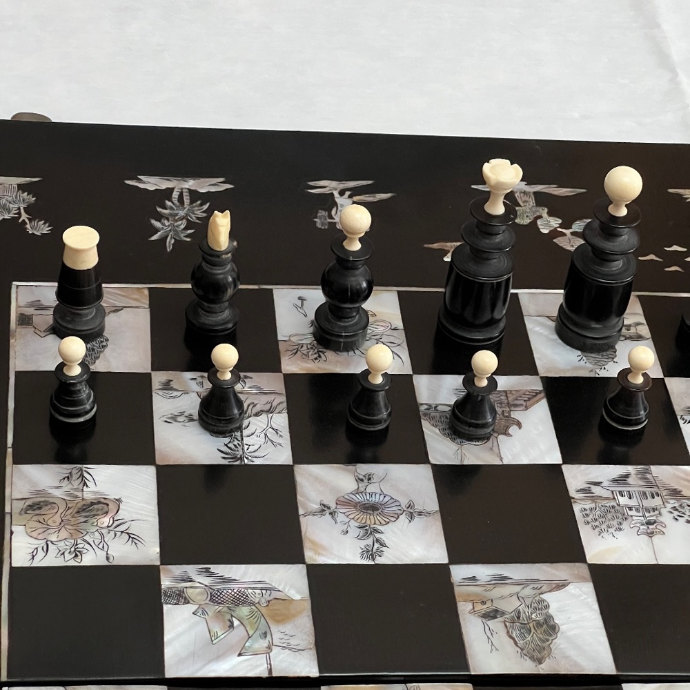 Vintage 1960s Horn Chess & Backgammon Set Large Mother of Pearl Inlaid Board - Picture 9 of 16
